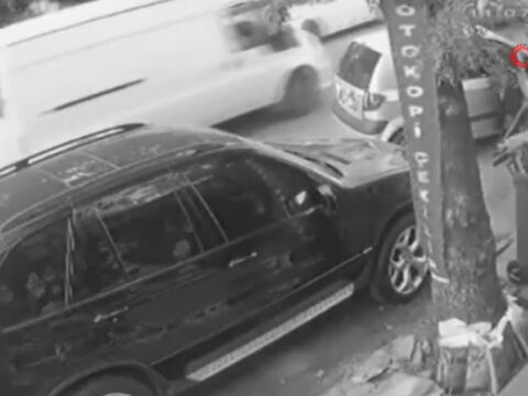 Acik birakilan araclari hedef aldi 3 telefon calan supheli tutuklandi egwCYIMF