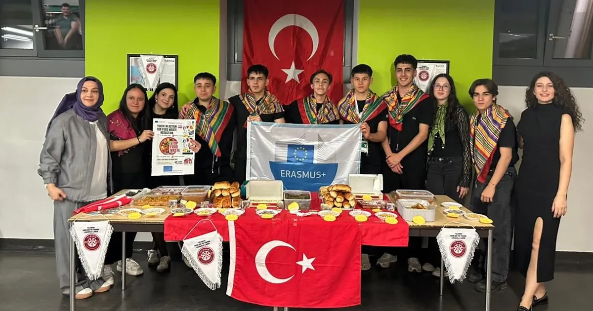 Bursada yildirim ticaret mtal ogrencileri gelecegin mesleklerine hazirliyor L2MzJ92G